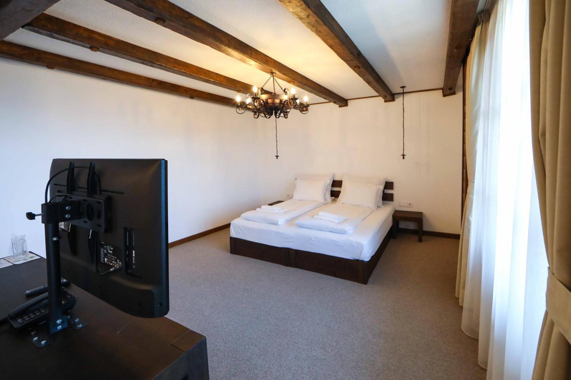 Hotel Lesten Szoba fotó