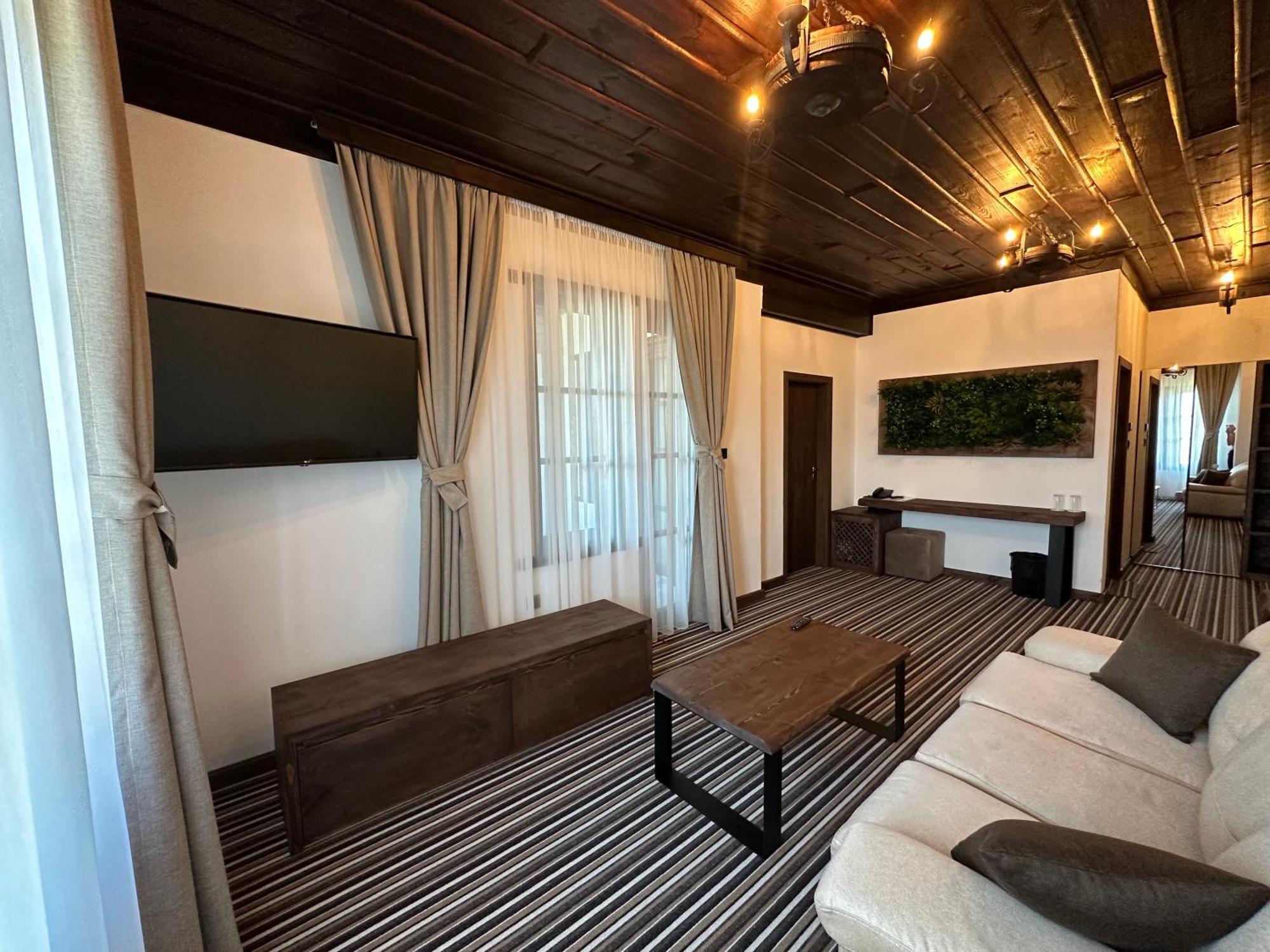 Hotel Lesten Kültér fotó